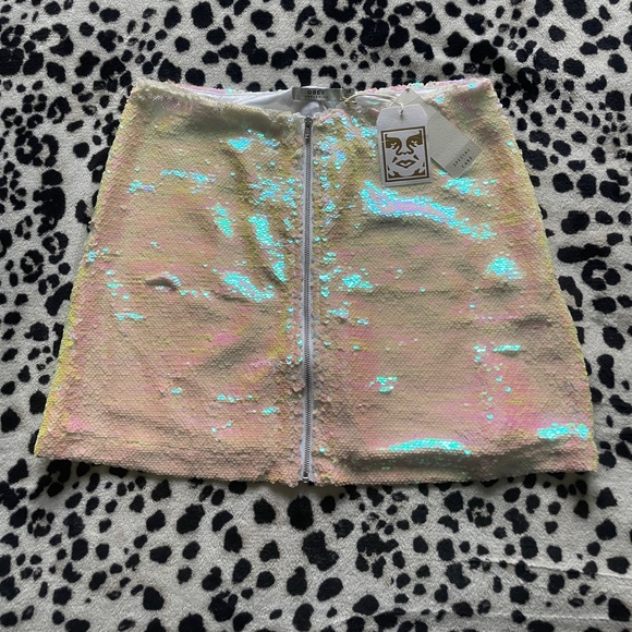 Beautiful sequin OBEY skirt - Picture 2 of 9